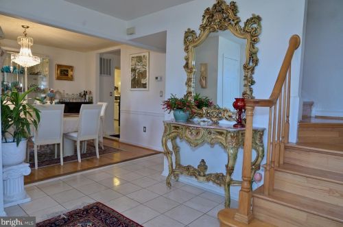 17218 Amity Dr, Rockville MD 20855-2578 exterior