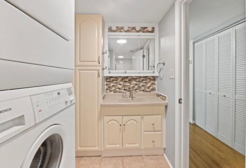 30 Cantey Pl, Atlanta GA 30327-4082 exterior