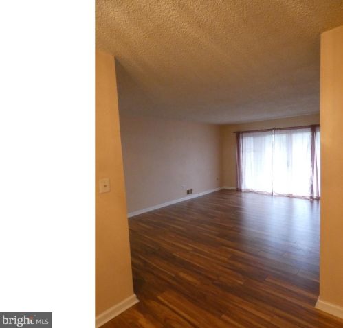 40 Aspen Ct, Trenton NJ  08619-4604 exterior