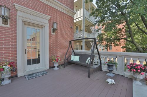 716 Schubert Ave, Chicago IL 60614-1247 exterior