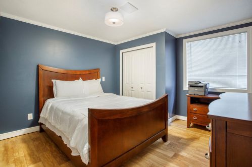 1216 Frst Dr, Kalamazoo MI 49002-6318 exterior