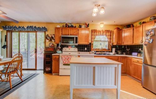 79 Bush Hl Rd, Exeter CT 06249-1210 exterior