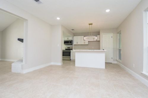 6907 Maple Fox Dr, Humble TX 77338-1425 exterior