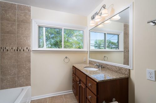 219 Daphne Rd, Milwaukee WI 53209-3346 exterior