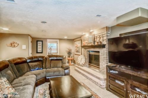 10664 Trailridge Cir, Sandy UT 84092-4758 exterior