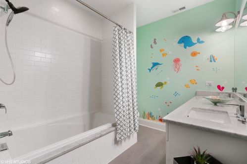 3550 Hoyne Ave, Chicago IL 60643-3323 exterior