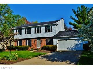 13060 Tradewinds Dr, Cleveland, OH 44136-8045