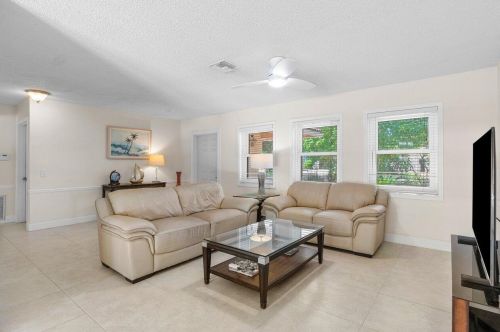 960 20 St, Boca Raton FL 33486-6832 exterior