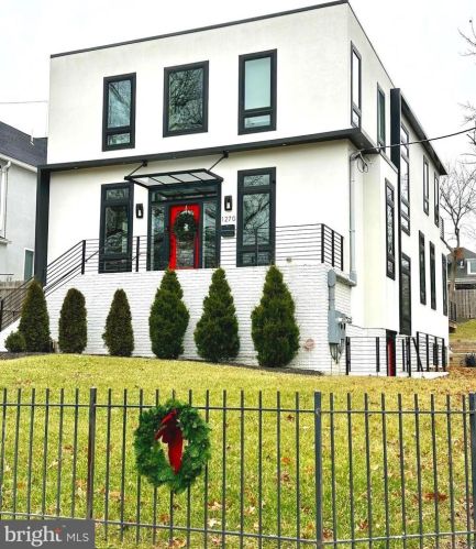 1270 Lawrence St, Washington DC  20017-4027 exterior