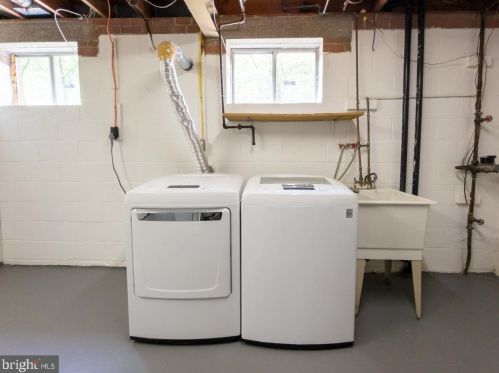 12646 English Orch Ct, Silver Spring MD 20906-3402 exterior