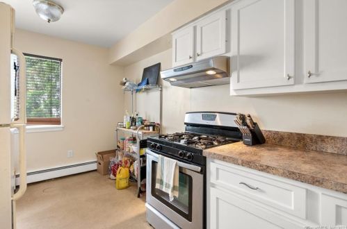 6 Talcott Forest Rd, Farmington, CT 06032-3579