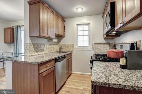 5947 Monticello Rd, Alexandria VA 22303-2218 exterior