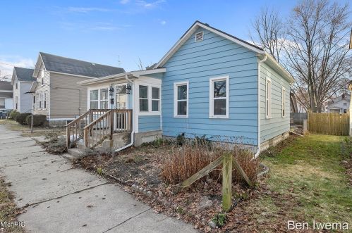 910 Dayton St, Grand Rapids, MI 49504-6206