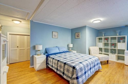 108 Hickory Hl Rd, New Britain CT 06052-1009 exterior