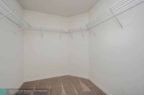 2008 Pruitt St, Fort Pierce FL 34953-5731 exterior