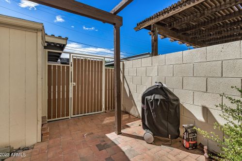 4626 19 Ave, Phoenix AZ 85009-1939 exterior