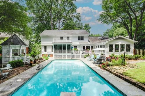 1733 Kellogg Spg Dr, Atlanta GA 30338-6008 exterior