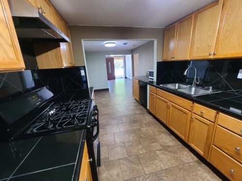 1306 Cometa St, Austin TX  78721-1220 exterior