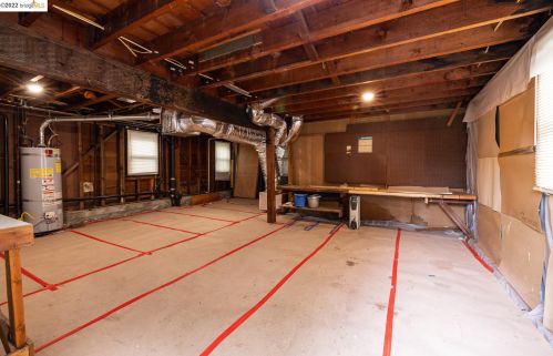 2704 Wallace St, Berkeley CA 94702-2231 exterior