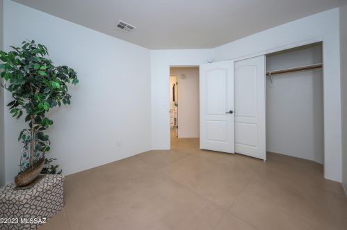 6561 Shadow Bluff Dr, Tucson AZ  85704-6950 exterior