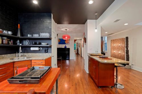 1817 Honore St, Chicago IL 60657-2007 exterior