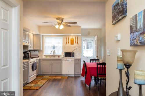 202 Daly St, Philadelphia PA 19148-3329 exterior