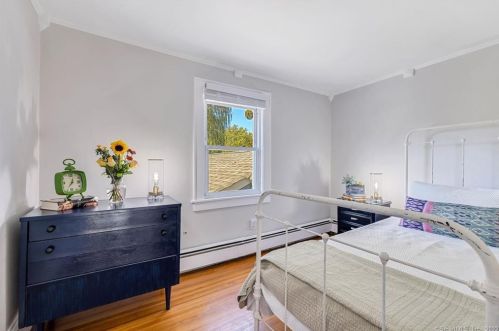 85 Columbia Rd, Windsor CT 06095-3811 exterior