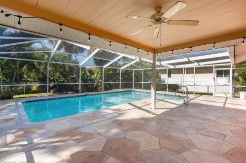 660 111 Ave, Naples FL 34108-1824 exterior