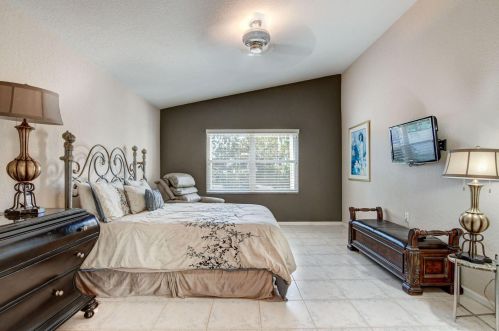 6590 Maybrook Rd, Boynton Beach FL 33437-6411 exterior