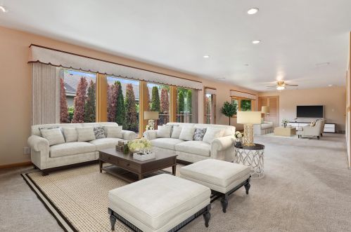 6720 Yates Rd, Milwaukee WI 53217-3943 exterior