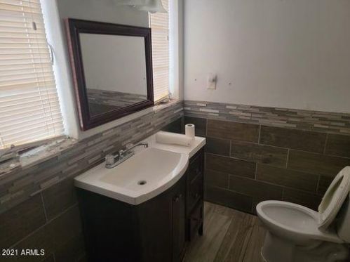 1913 Brill St, Phoenix AZ 85008-4606 exterior