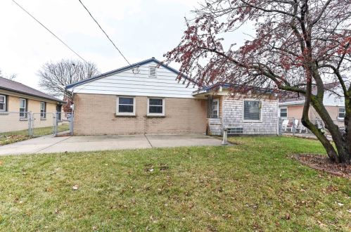 5622 Montana St, Milwaukee WI  53219-3164 exterior