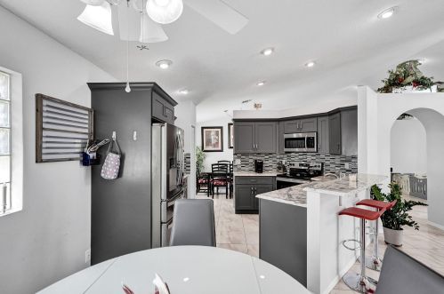 12203 Castle Pne Rd, Boynton Beach FL 33437-6019 exterior