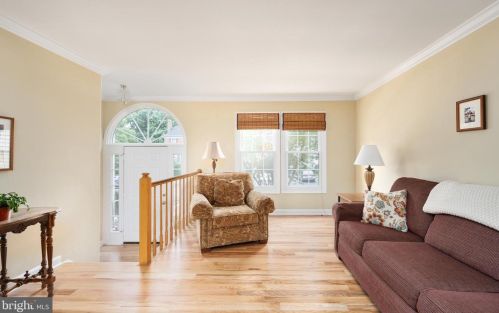 6133 Joust Ln, Alexandria VA 22315-4809 exterior