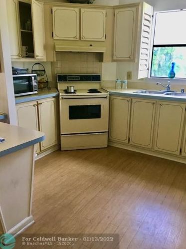 2947 Fiddlewood Cir, Fort Pierce FL 34952-3342 exterior