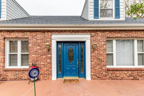 8951 Pardee Rd, Saint Louis, MO 63123-1021