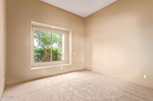 44822 3 St, Phoenix AZ 85087-8639 exterior