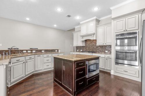 27611 Liberty Hts Ln, Fulshear TX 77441-1478 exterior