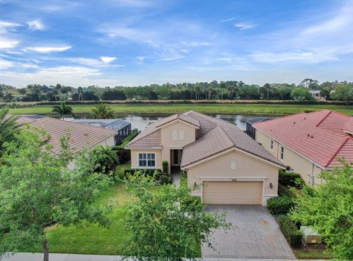 9481 Nuova Way, Fort Pierce, FL 34986-2826