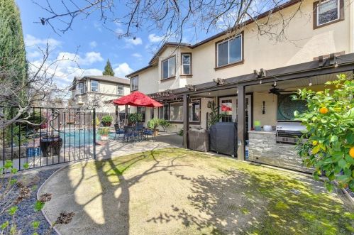 1009 Sandwick Way, Folsom CA 95630-6127 exterior