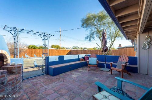 7925 Beverly St, Tucson AZ 85710-5803 exterior