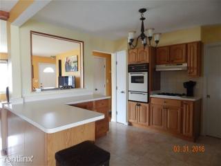 6216 Jamestown Dr, Cleveland OH  44134-4038 exterior