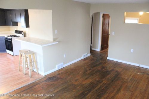 309 Hawthorne Ave, Point Pleasant Beach NJ 08742-2540 exterior