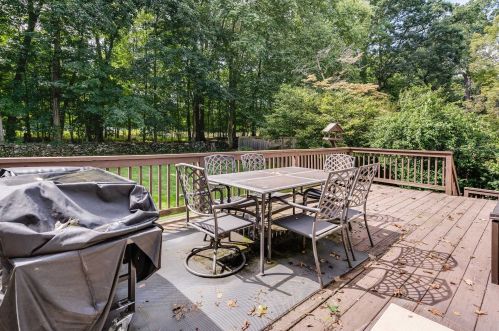 13 Darlene Dr, Poughkeepsie NY 12601-5603 exterior