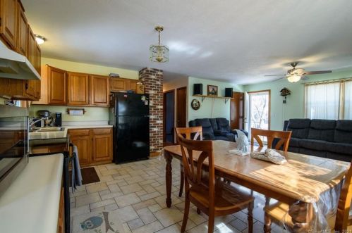 122 Pleasant Vw Dr, Killingly CT 06241-1214 exterior