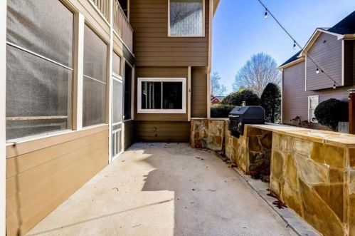 4350 Canterbury Walk Dr, Duluth GA 30097-8160 exterior