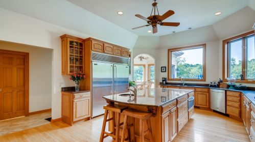 7817 Vly Hl Rd, Bull Valley IL 60098-7885 exterior