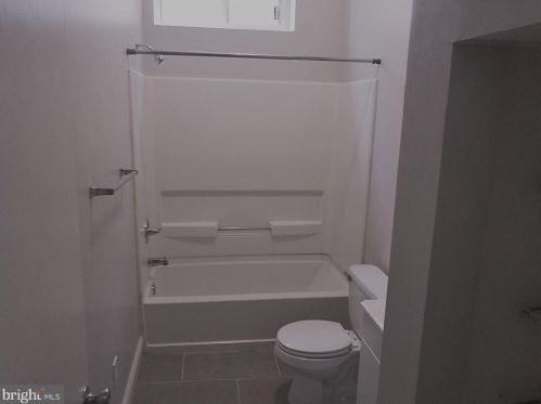 1422 Girard Ave, Philadelphia PA  19130-1697 exterior