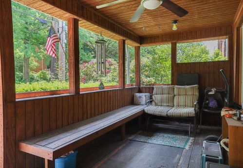 449 Morris St, Pittsburgh, PA 15218-1427