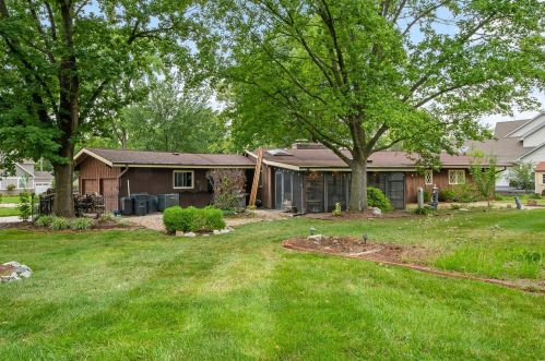 1306 Fawnvalley Dr, Saint Louis MO 63131-3921 exterior